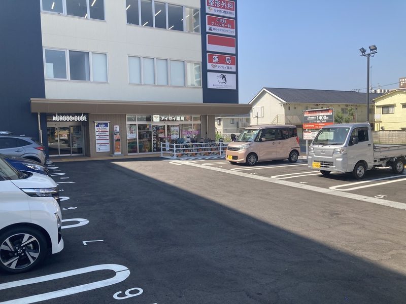 敷地内駐車場12台完備（施設利用者は90分サービスあり）